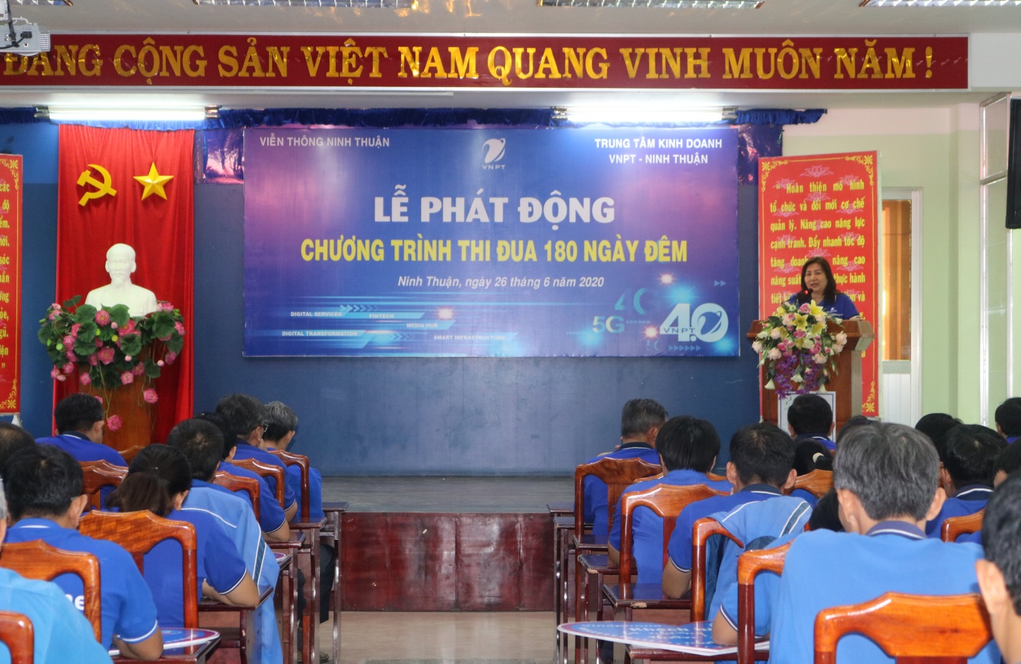VNPT địa bàn Ninh Thuận phát động “Chương trình thi đua 180 ngày đêm” VNPT địa bàn Ninh Thuận phát động “Chương trình thi đua 180 ngày đêm”